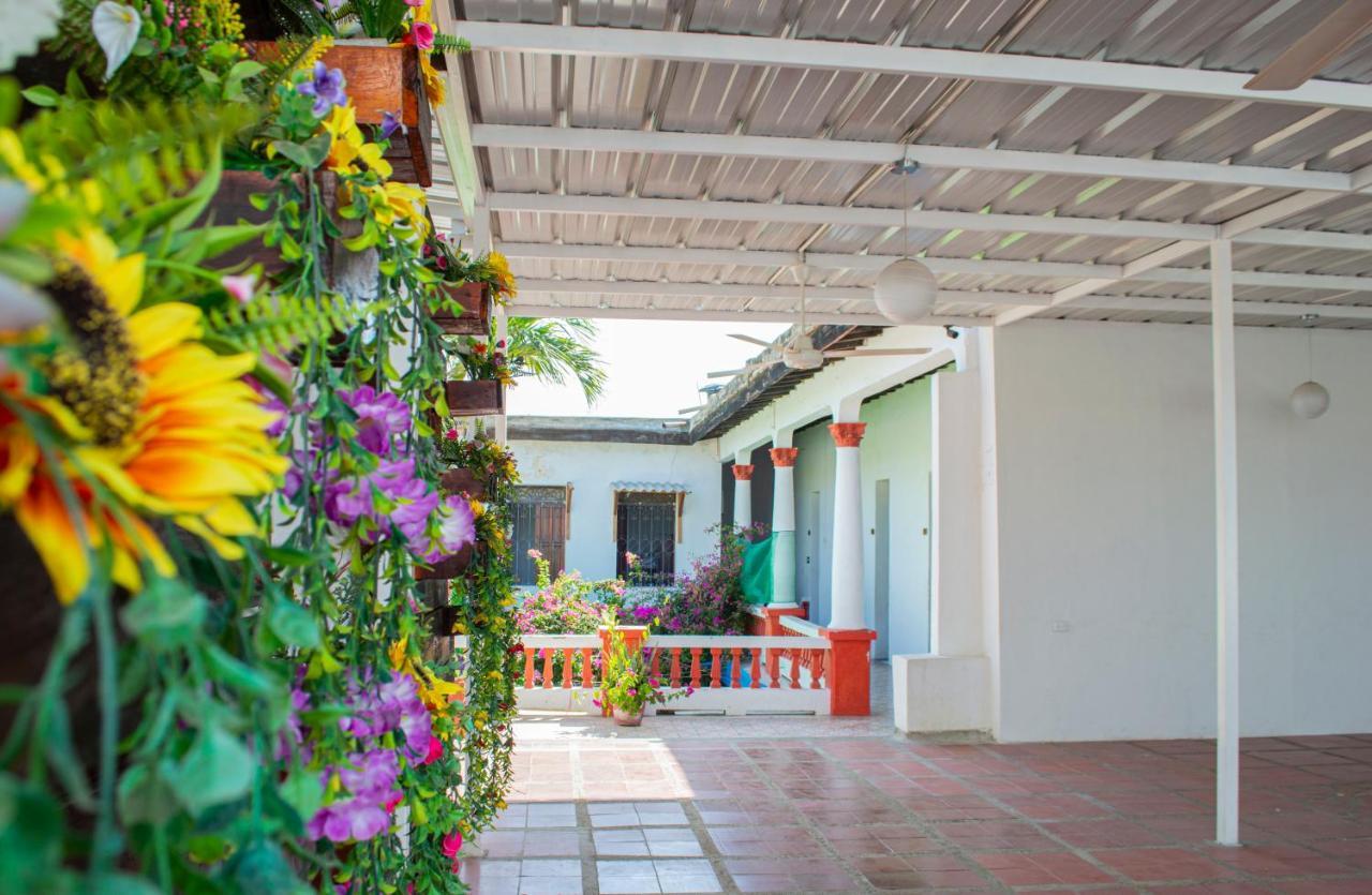 Hostal Maranatha Санта Марта Екстериор снимка